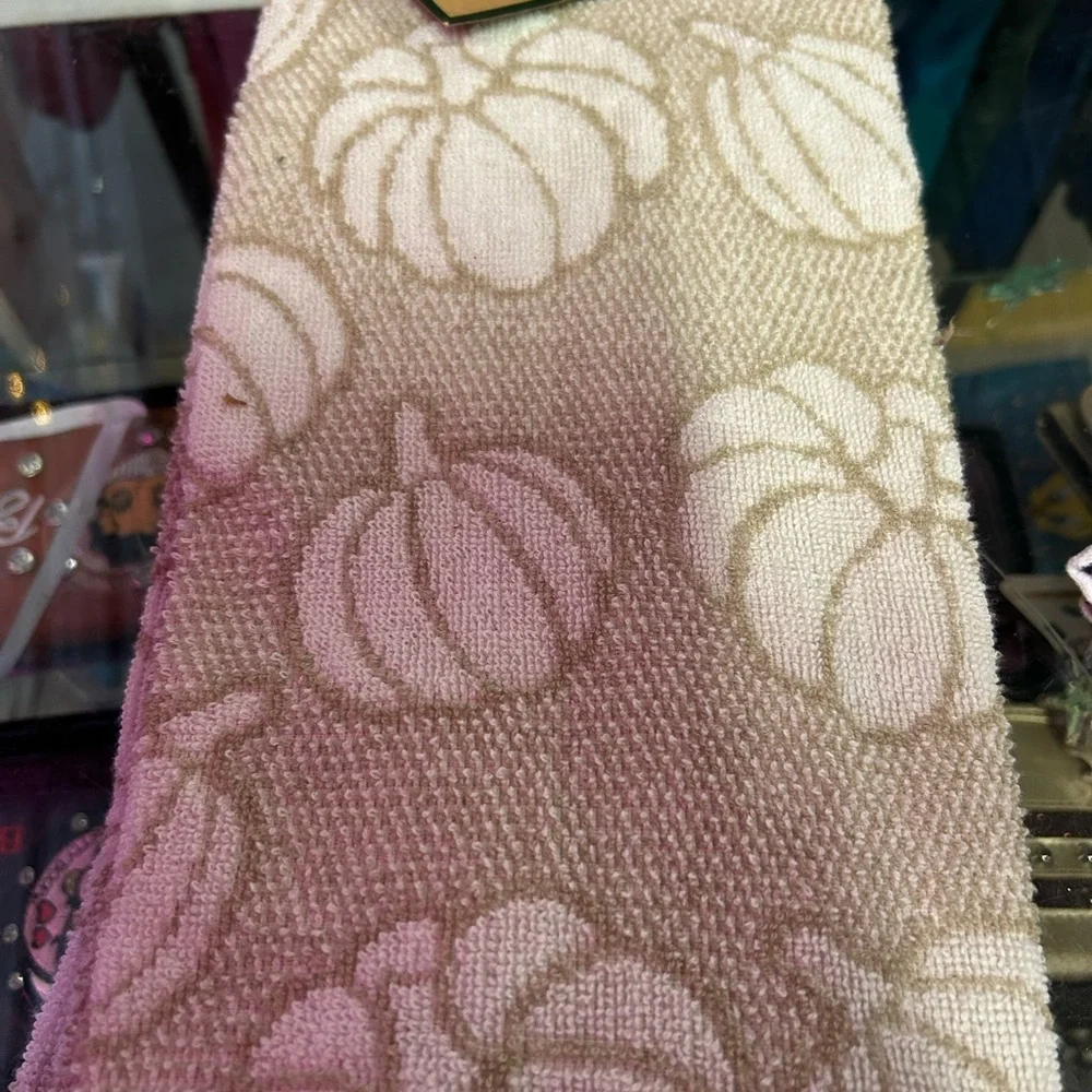 Debora Connolly Cream Pumpkin Towels - Picture 2 of 4